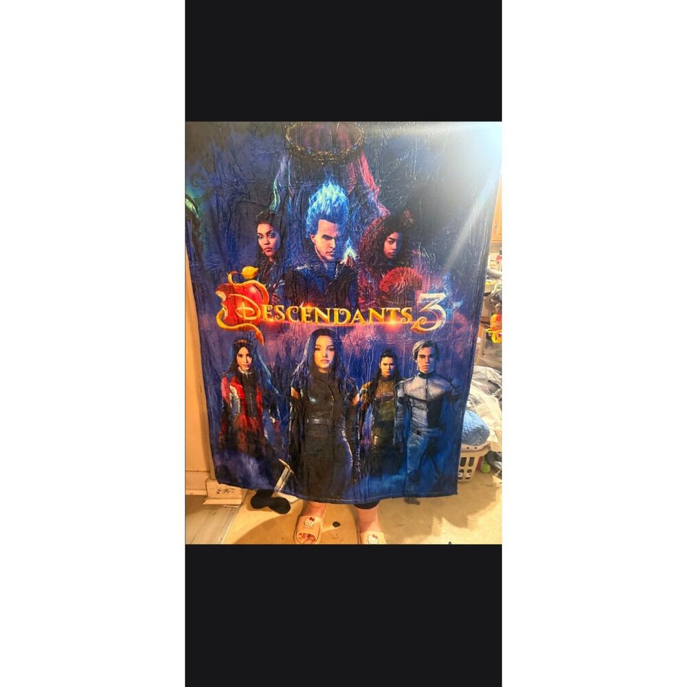 Descendants 3 Plush Fleece Throw Blanket -40x50